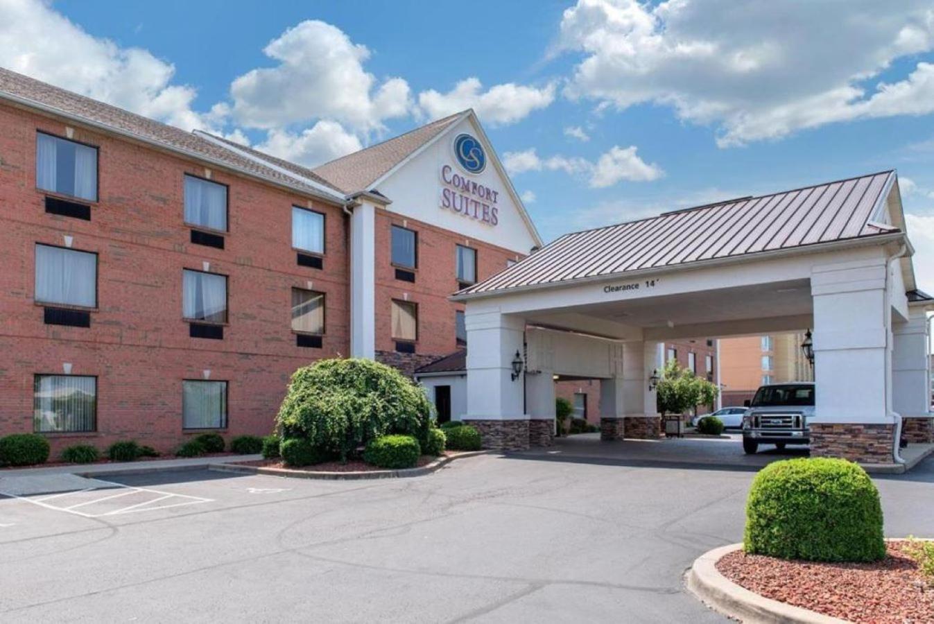 Comfort Suites Louisville Airport Exterior foto