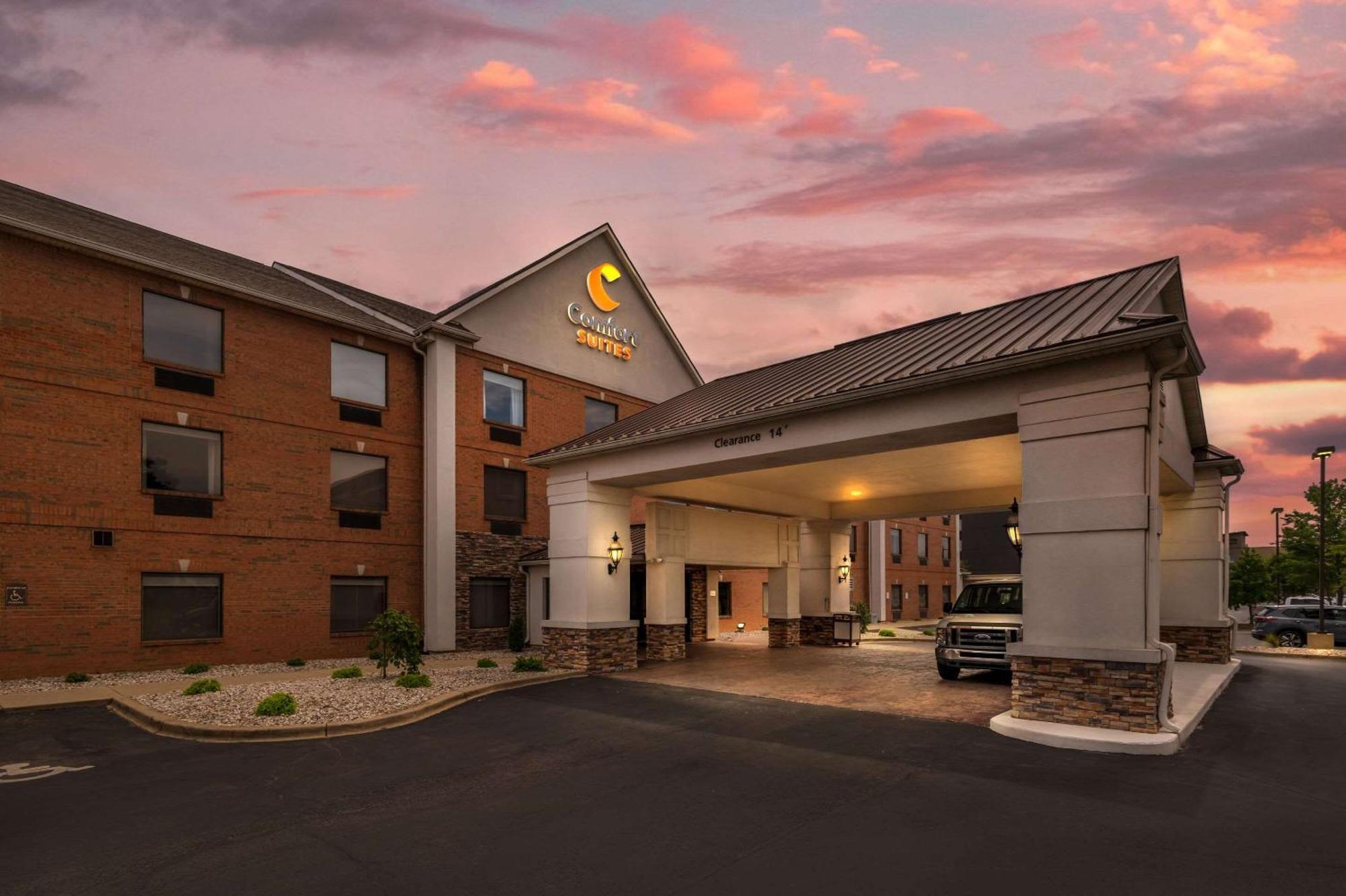 Comfort Suites Louisville Airport Exterior foto